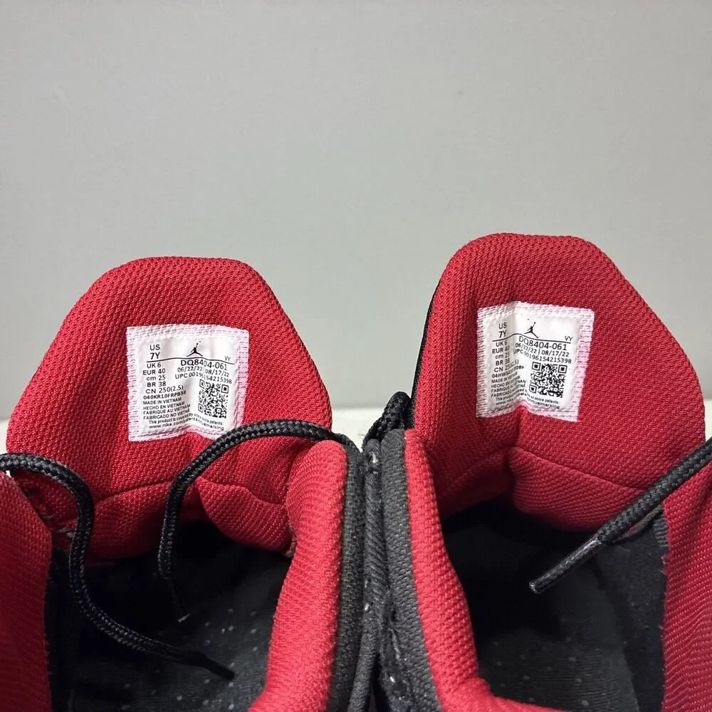 Size 7 Jordan Max Aura 4 Black Gym Red